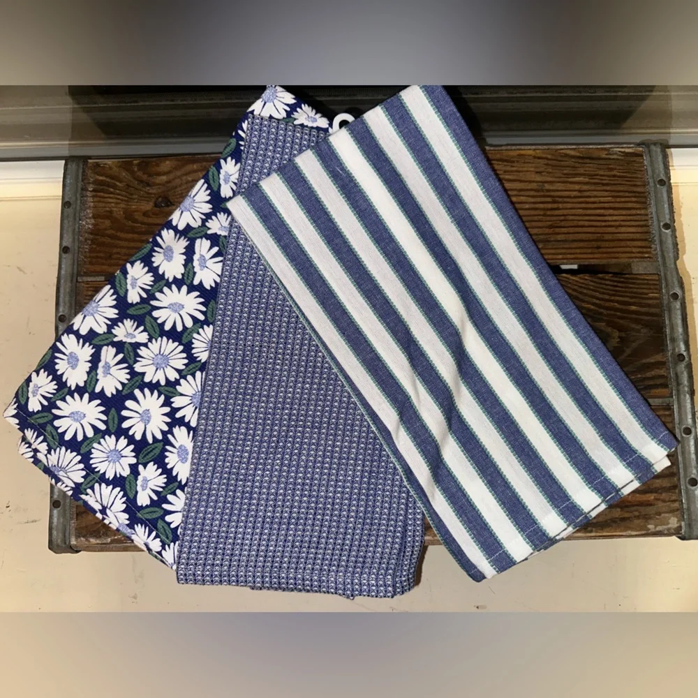Blue Daisies Floral and Striped Kitchen Towels New